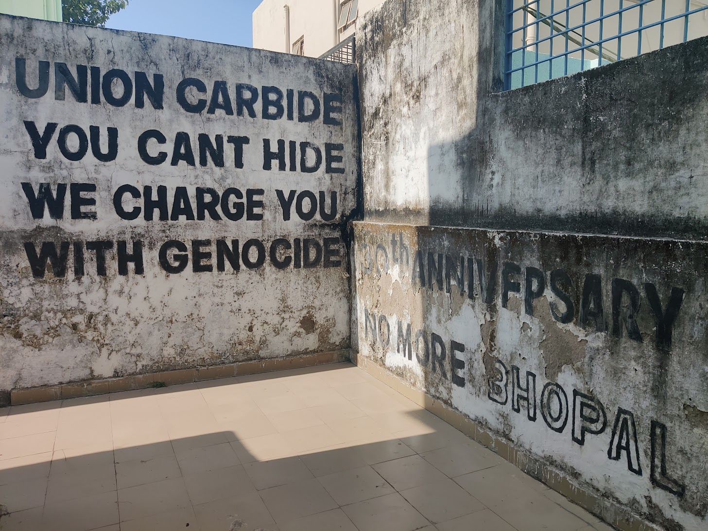 Slogans painted in the walls of the Remember Bhopal Museum